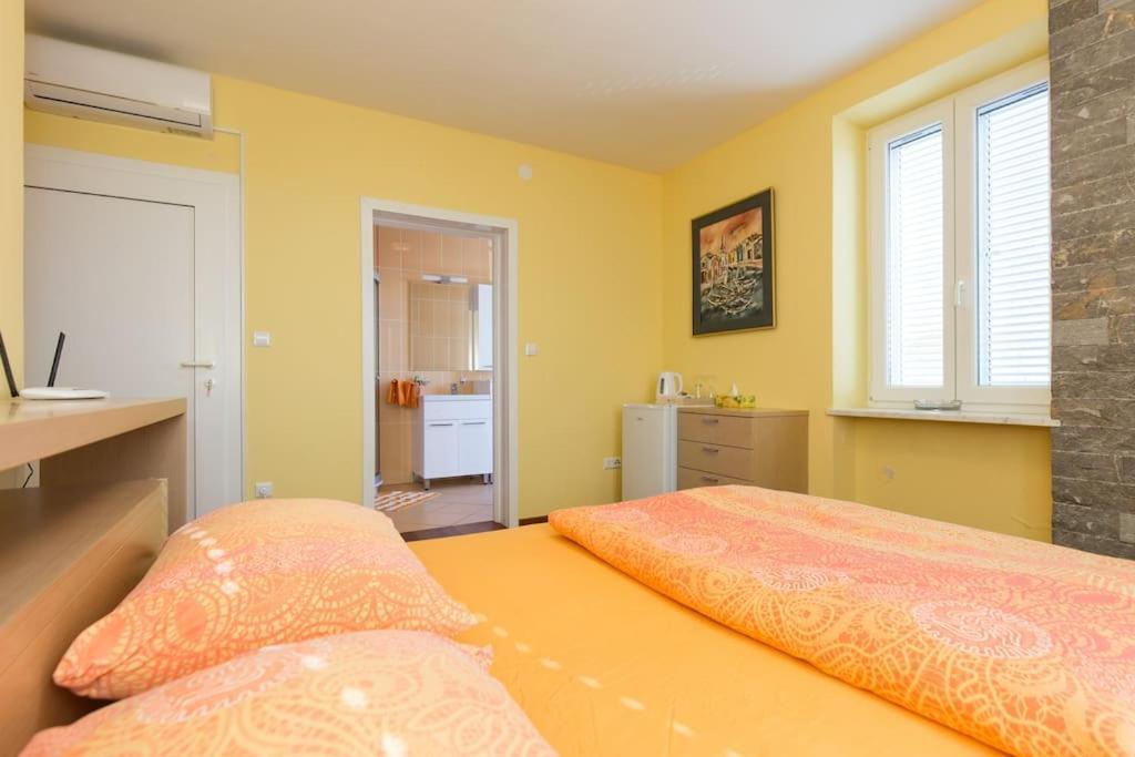 Villa Ajda - Orange Room Omisalj Exterior photo