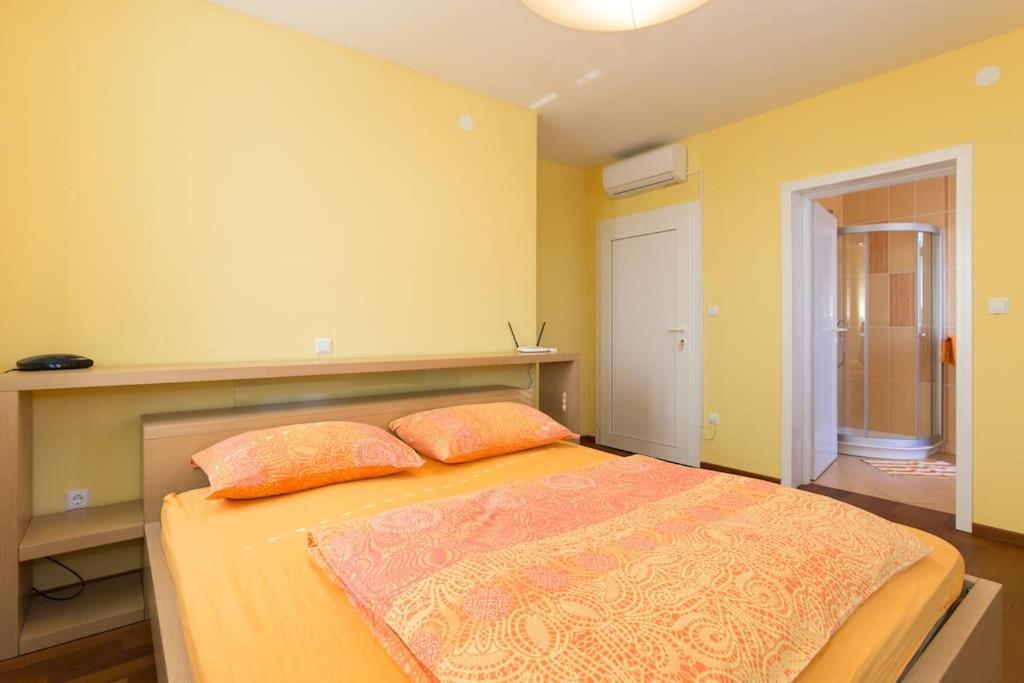 Villa Ajda - Orange Room Omisalj Exterior photo